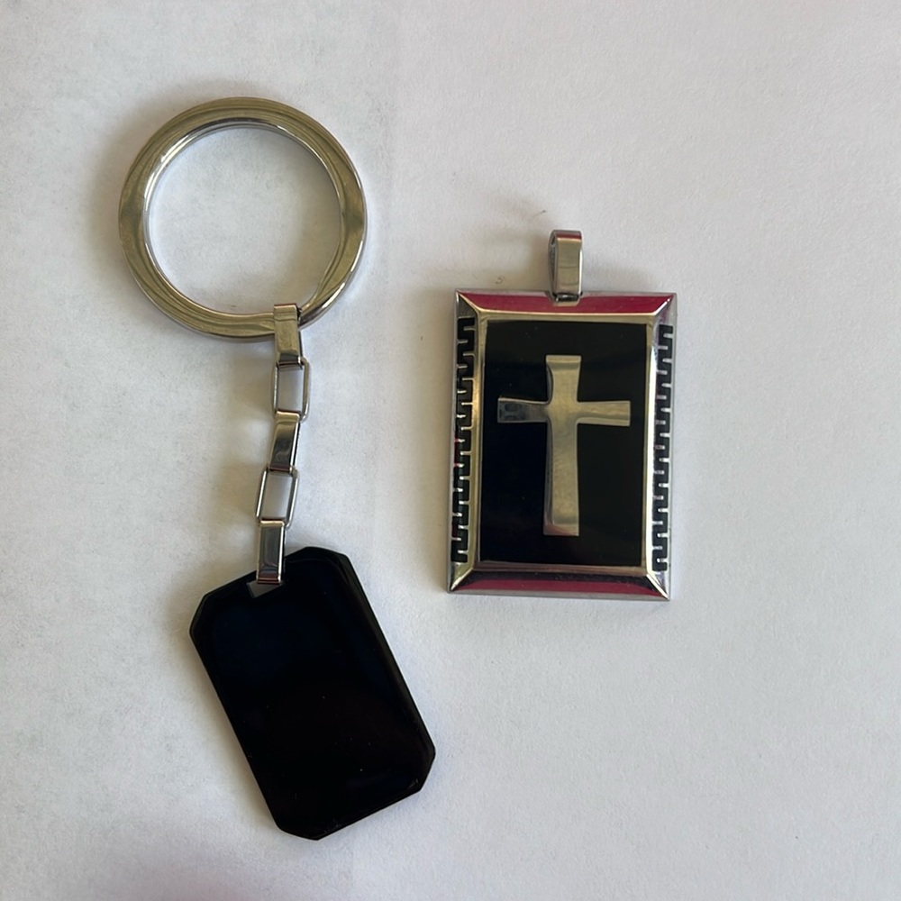 Men’s cross pendant and key chain never worn